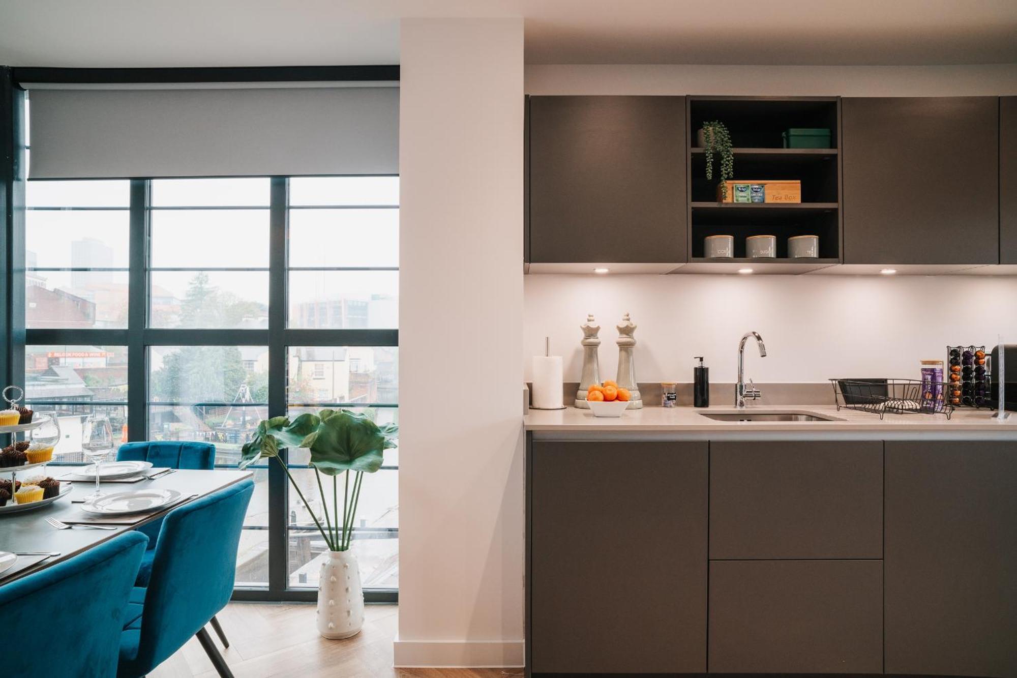 Luxury City & Canal View Stylish Pad, Family, Contractors, Fast Wifi Birmingham Dış mekan fotoğraf