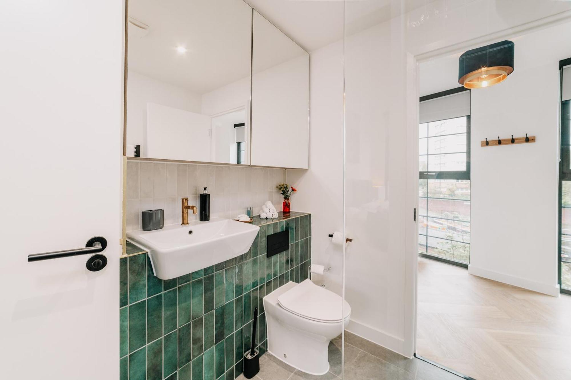 Luxury City & Canal View Stylish Pad, Family, Contractors, Fast Wifi Birmingham Dış mekan fotoğraf